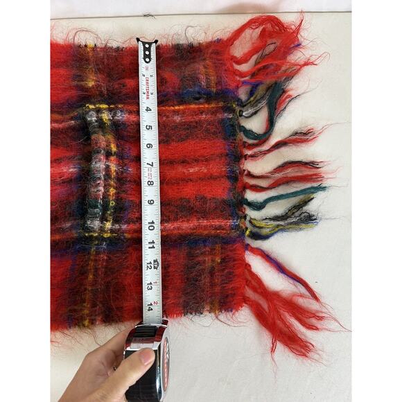 Creagaran Red Tartan Mohair Wool Scarf Soft Fuzzy Made in Scotland Pockets - Picture 6 of 7